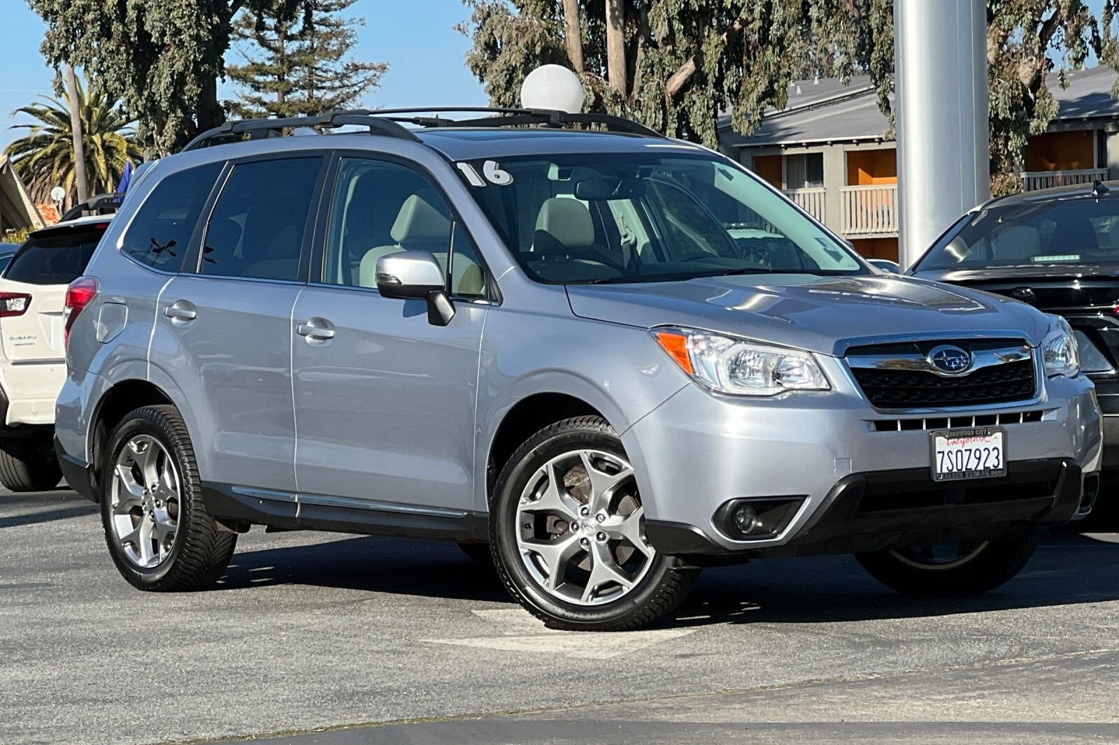 2016 Subaru Forester 2.5i Touring photo 2