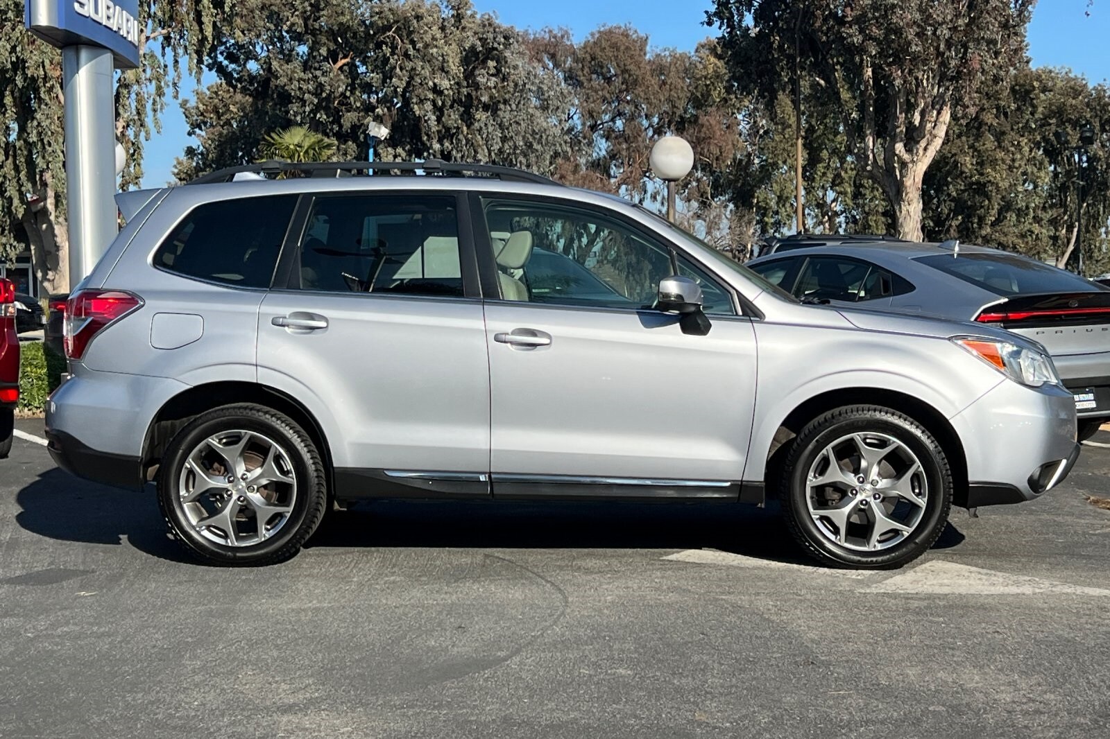 2016 Subaru Forester 2.5i Touring photo 3