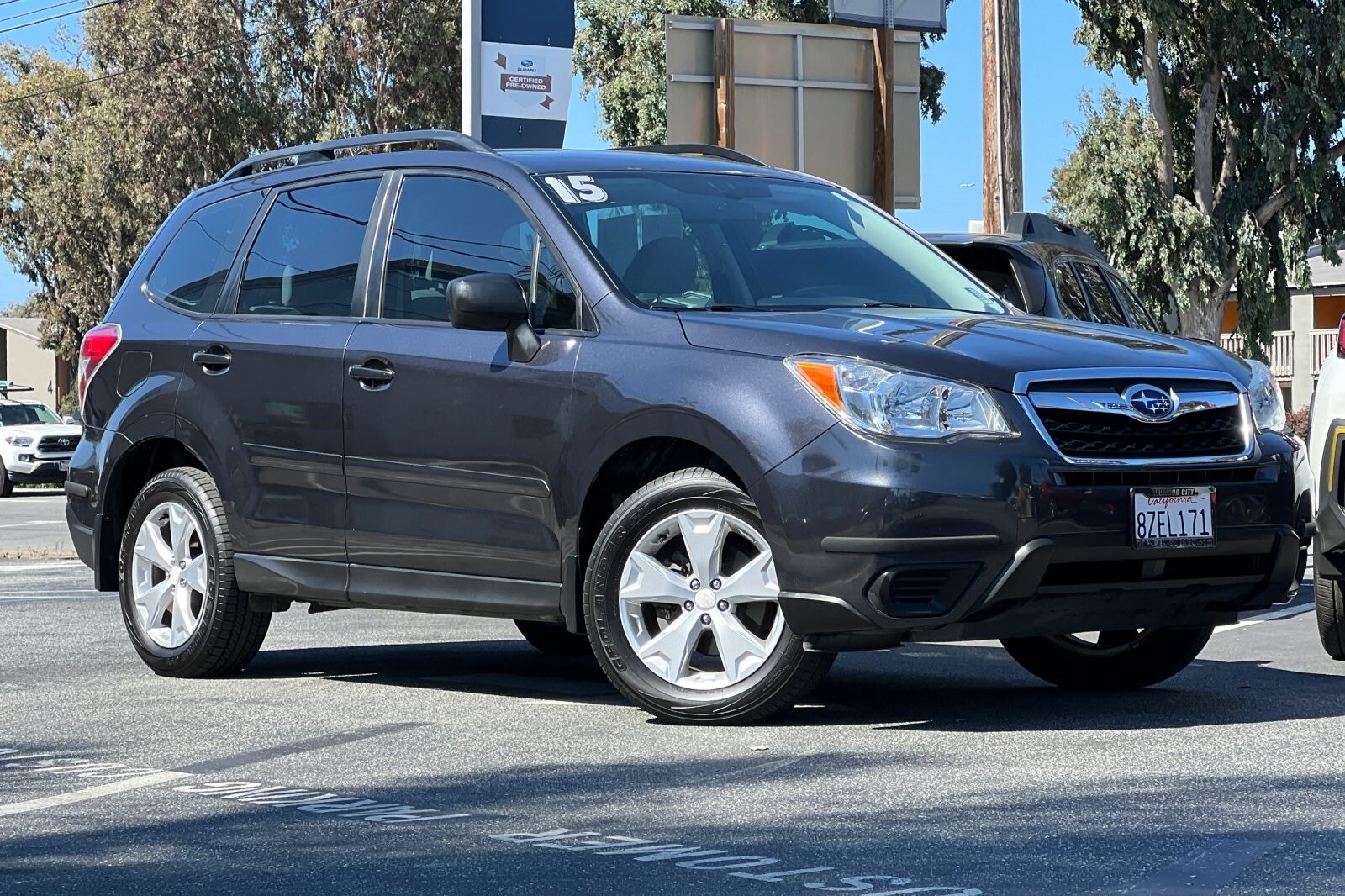 2015 Subaru Forester 2.5i photo 2