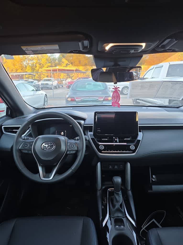 2024 Toyota Corolla Cross Hybrid XSE photo 3