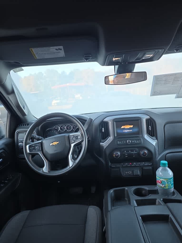 2022 Chevrolet Silverado 1500 Custom photo 3