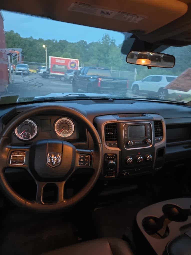2021 Ram 1500 Classic Tradesman photo 3