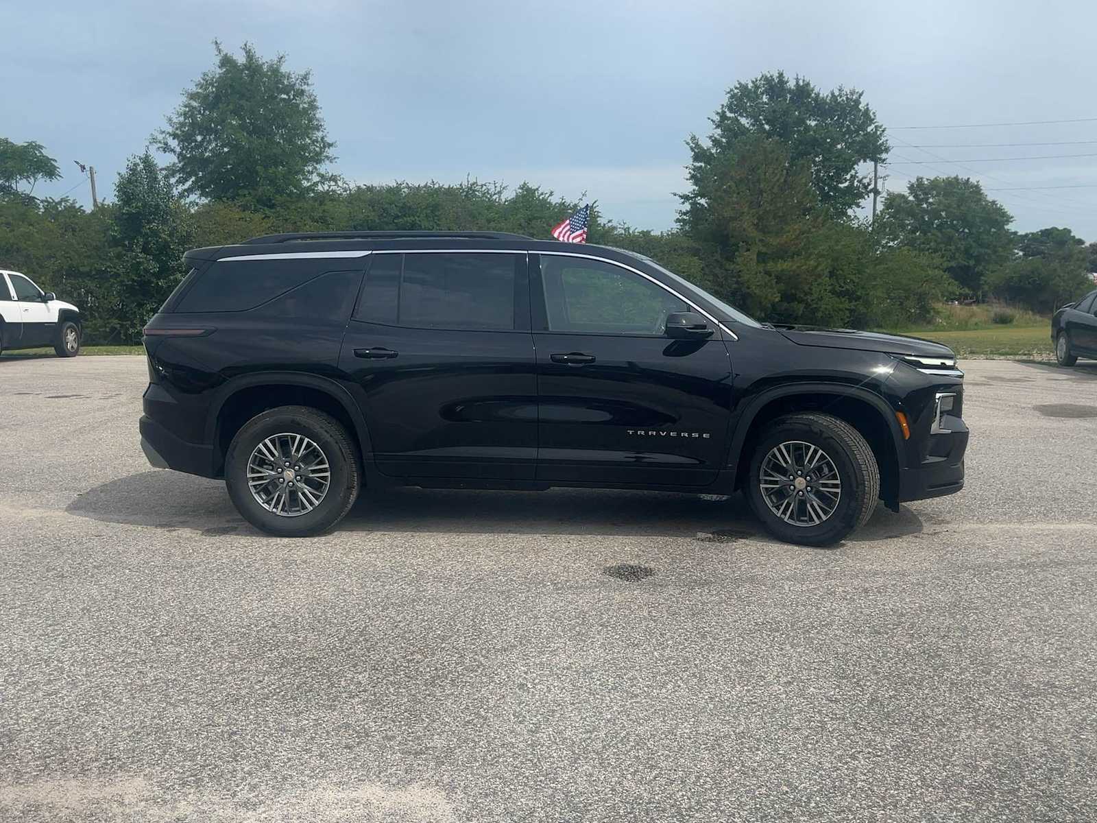 2026 Chevrolet Traverse LT - Photo 8