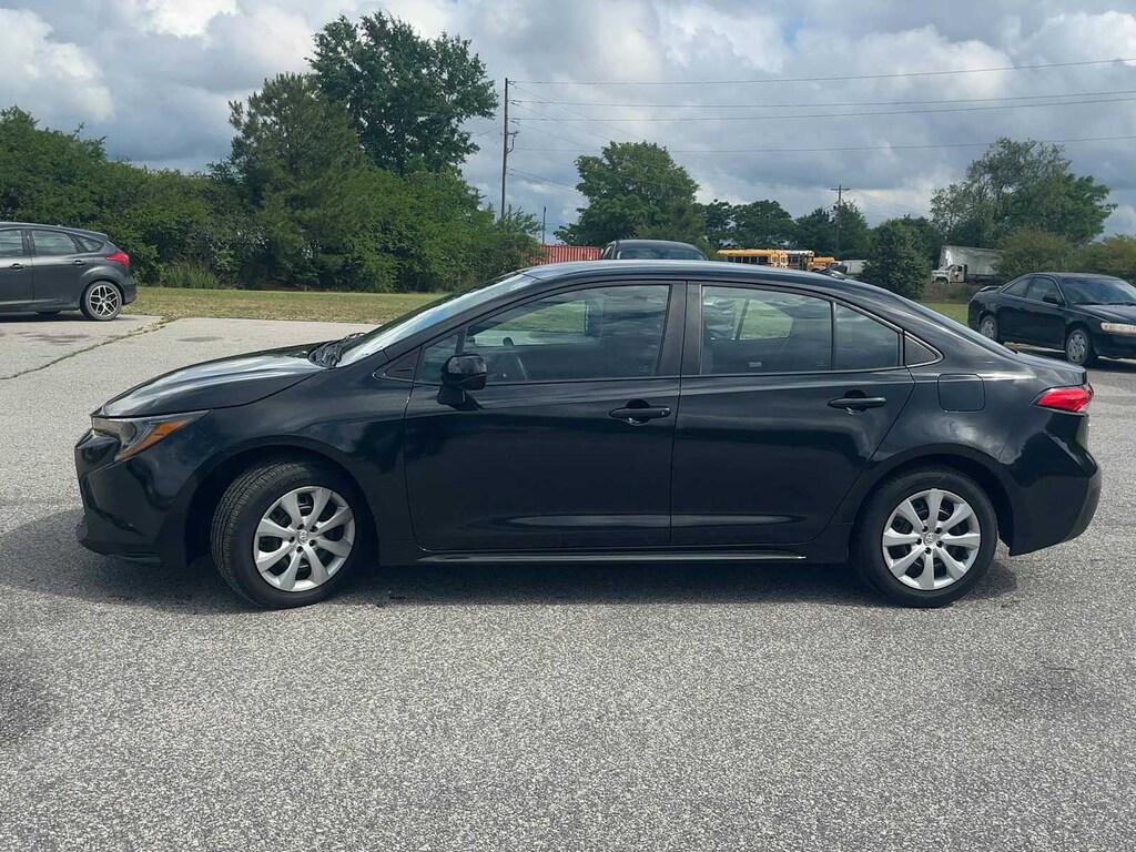 Used 2022 Toyota Corolla LE Sedan