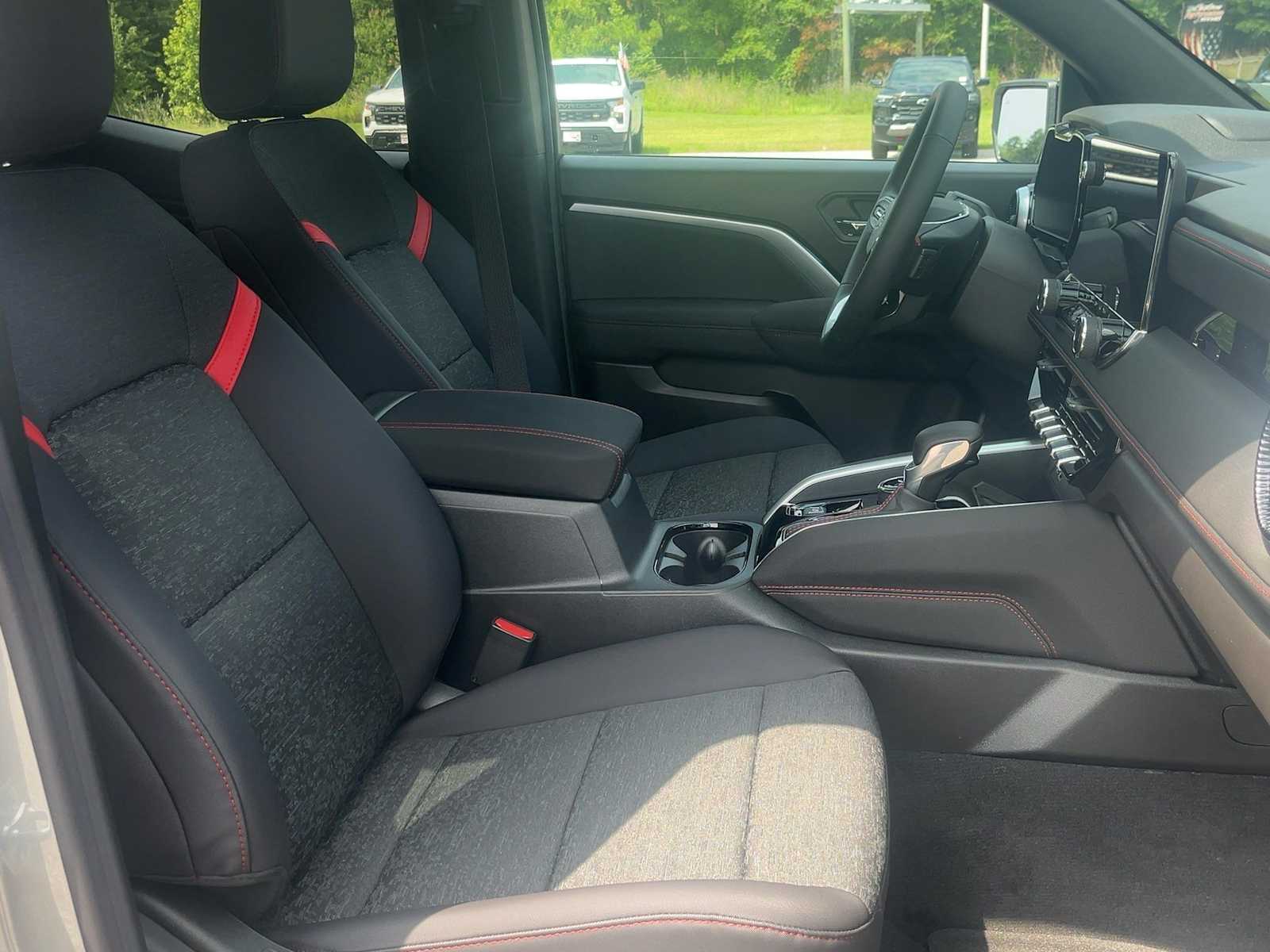 2026 Chevrolet Colorado Z71 - Photo 36