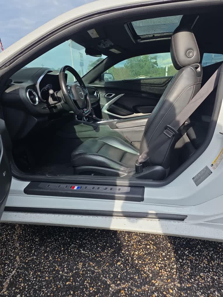 2018 Chevrolet Camaro SS photo 2
