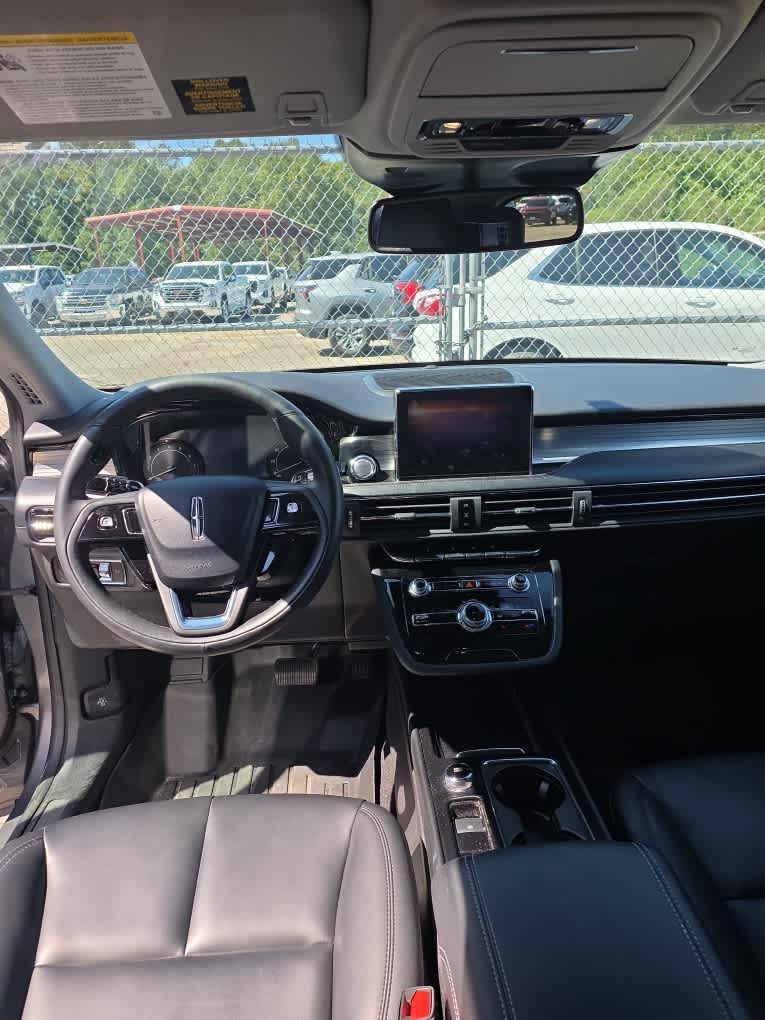 2021 Lincoln Corsair Standard photo 3