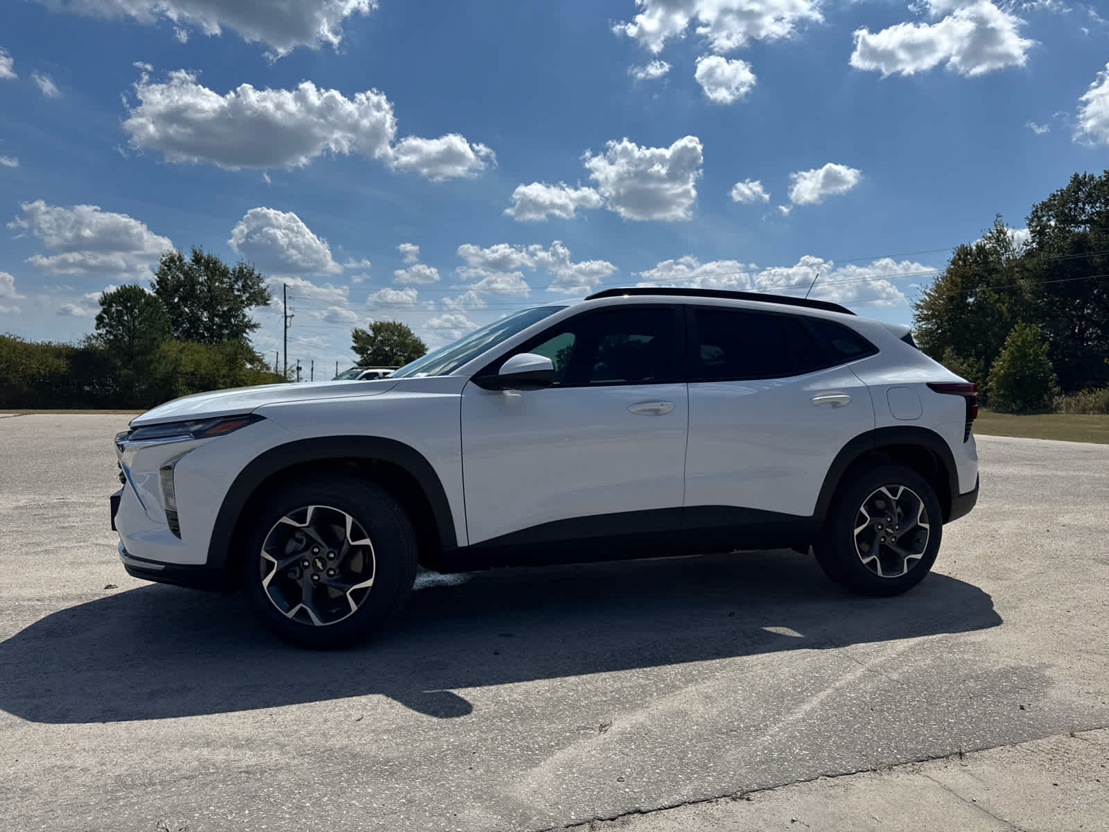 2026 Chevrolet Trax LT photo 3