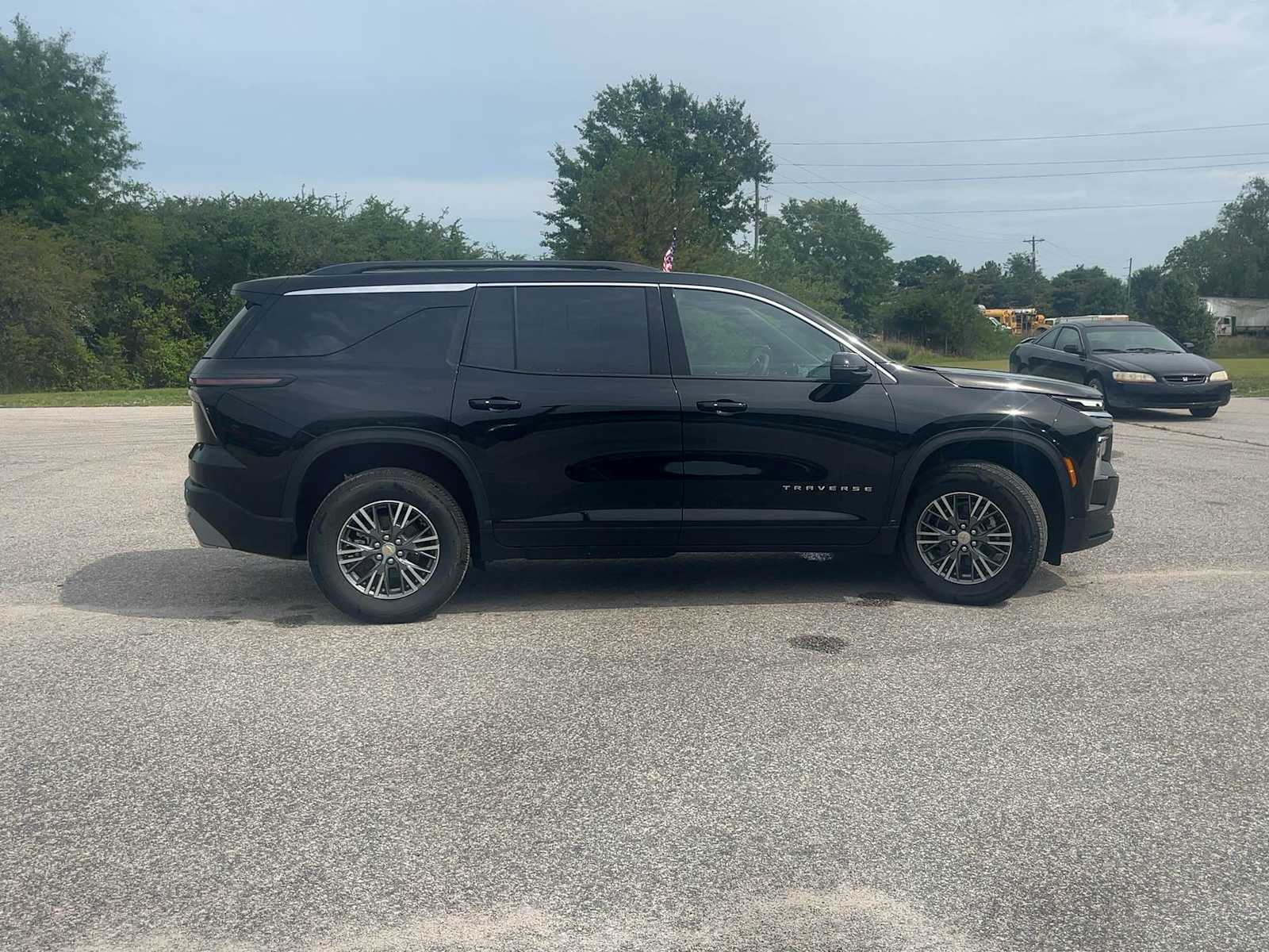 2026 Chevrolet Traverse LT - Photo 7