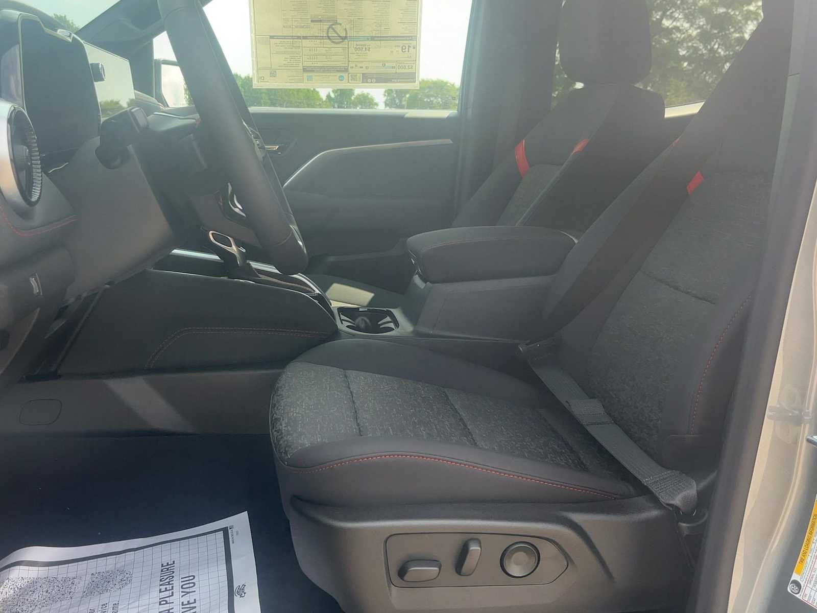 2026 Chevrolet Colorado Z71 - Photo 33