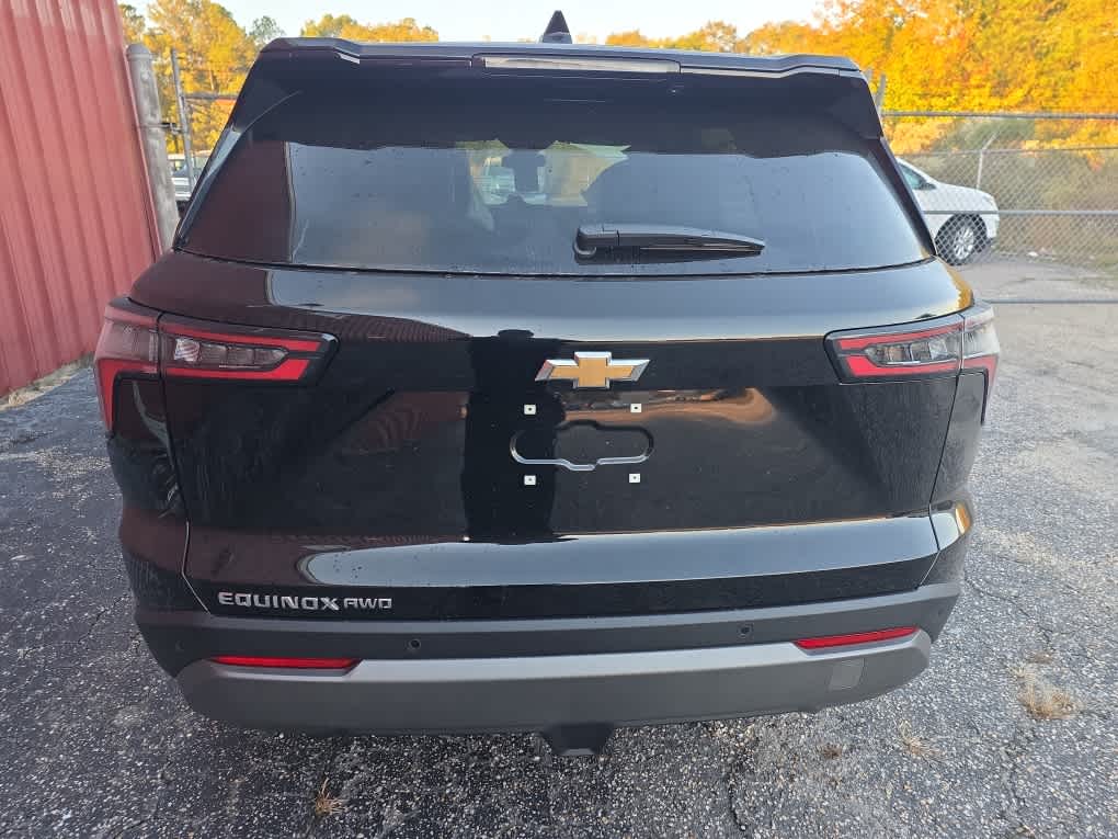 2026 Chevrolet Equinox LT photo 2