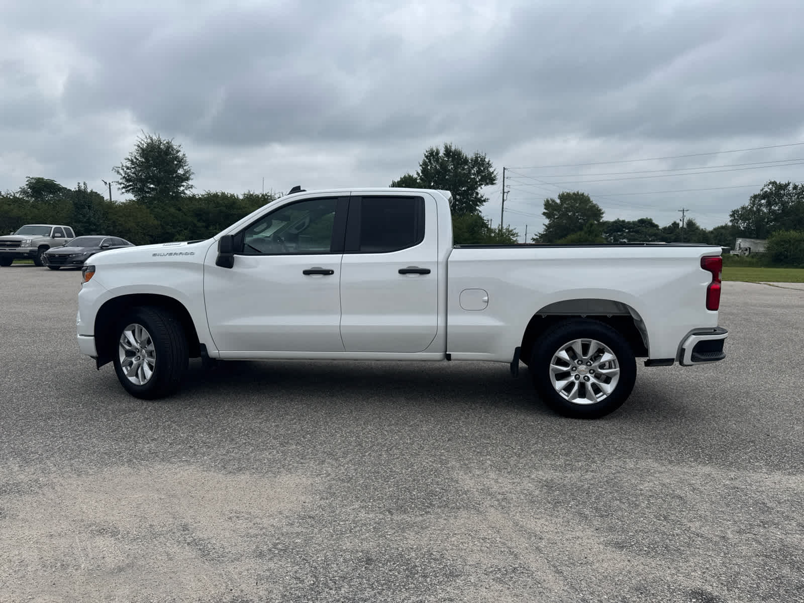 2025 Chevrolet Silverado 1500 Custom photo 4