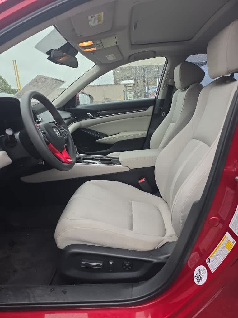 2018 Honda Accord EX photo 2
