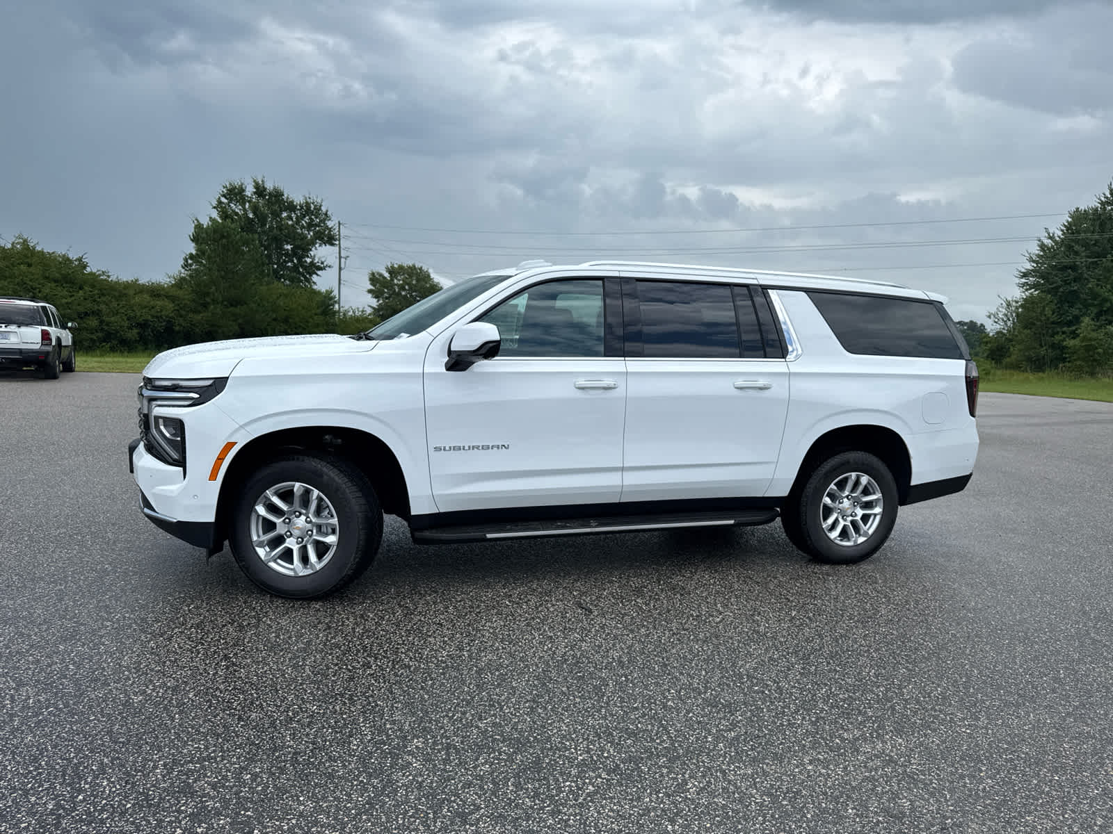 2025 Chevrolet Suburban LS photo 3
