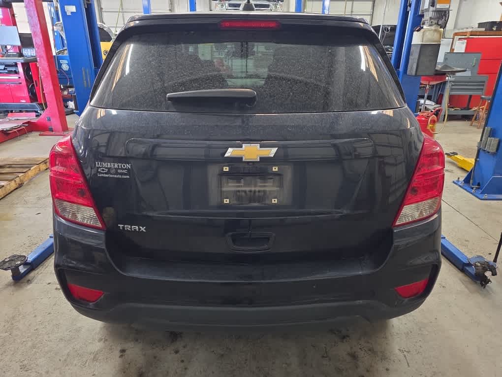 2022 Chevrolet Trax LS photo 4