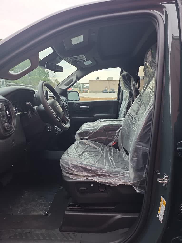 2026 Chevrolet Silverado Trail Boss Custom photo 2