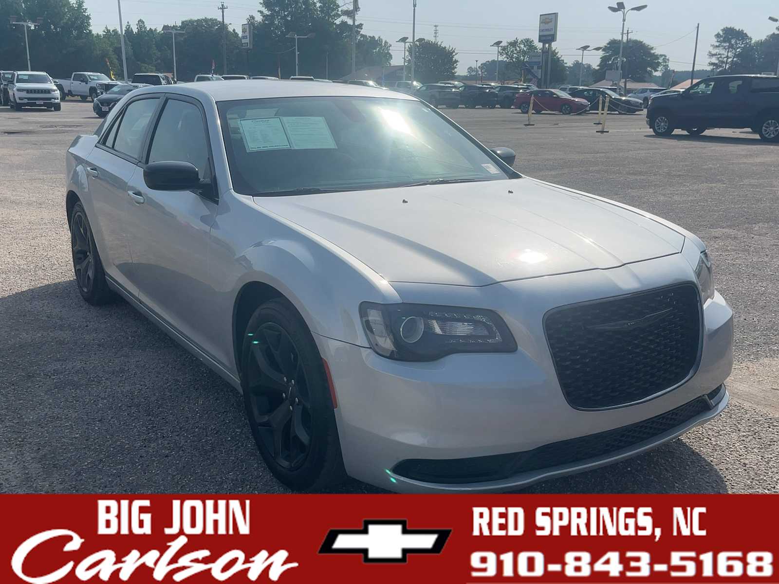 2020 Chrysler 300 Touring's photo