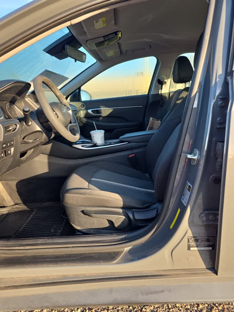 2021 Hyundai Sonata SE photo 2
