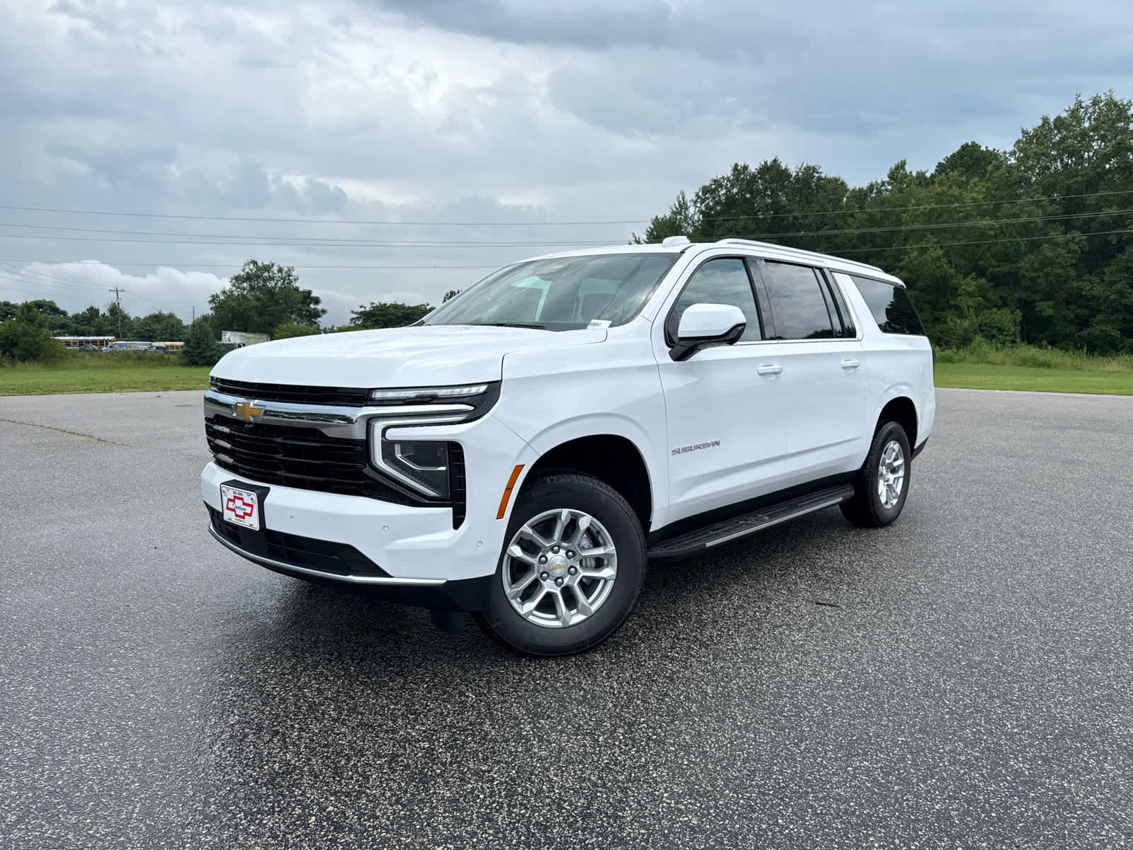 2025 Chevrolet Suburban LS photo 2