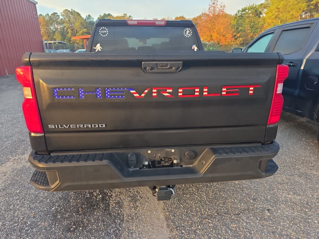 2023 Chevrolet Silverado 1500 LT photo 4