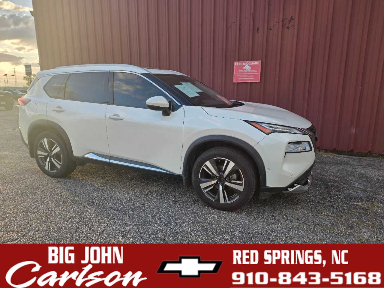 2022 Nissan Rogue Platinum FWD's photo