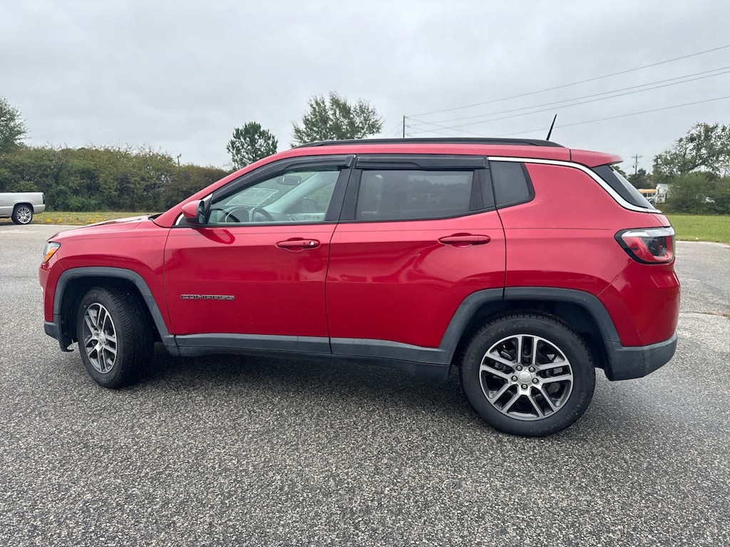 Used 2018 Jeep Compass Sun and Wheel FWD SUV