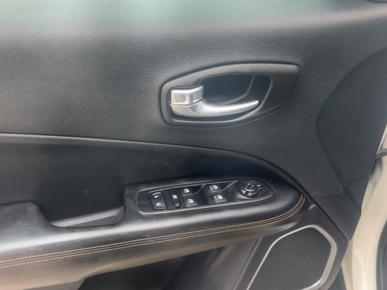 Used 2019 Jeep Compass Limited with VIN 3C4NJCCB8KT662738 for sale in Red Springs, NC