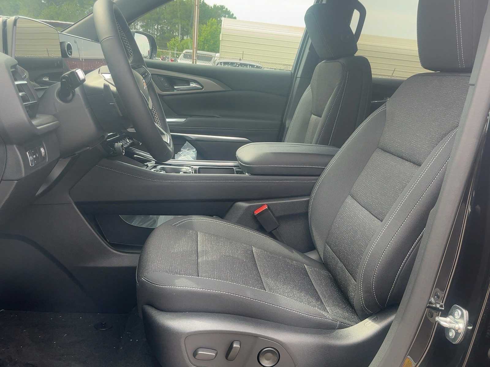 2026 Chevrolet Traverse LT - Photo 31