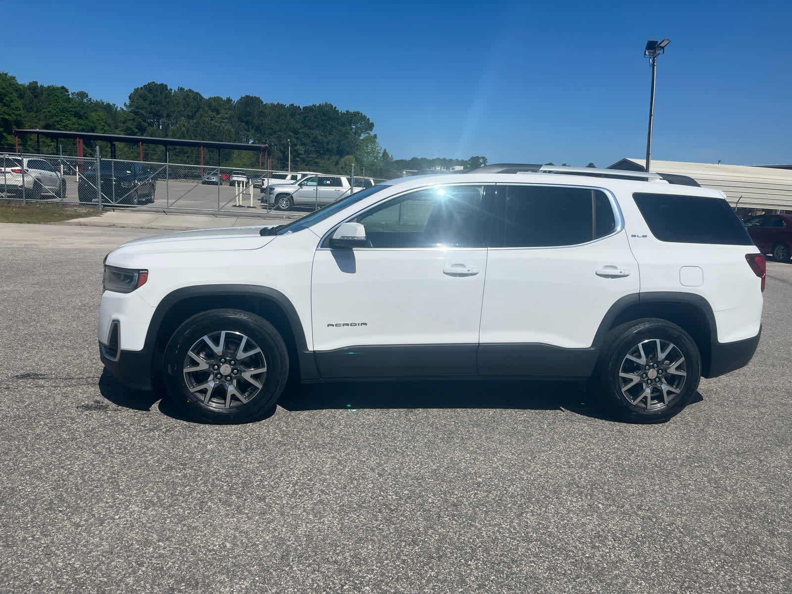 Used 2021 GMC Acadia SLE with VIN 1GKKNKLA2MZ151017 for sale in Red Springs, NC