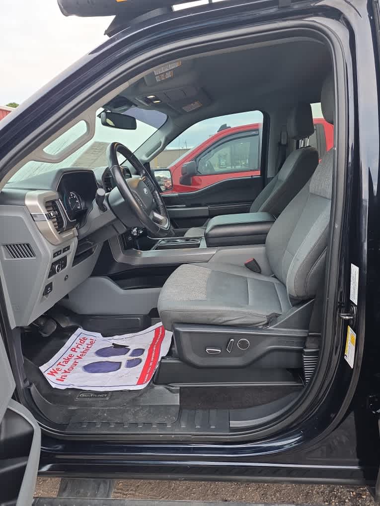 2021 Ford F-150 XLT photo 2