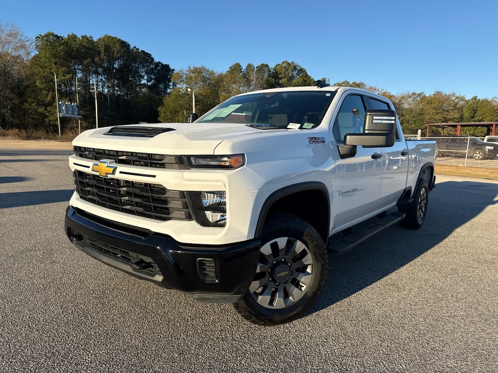 Used 2024 Chevrolet Silverado 2500 HD Custom Truck