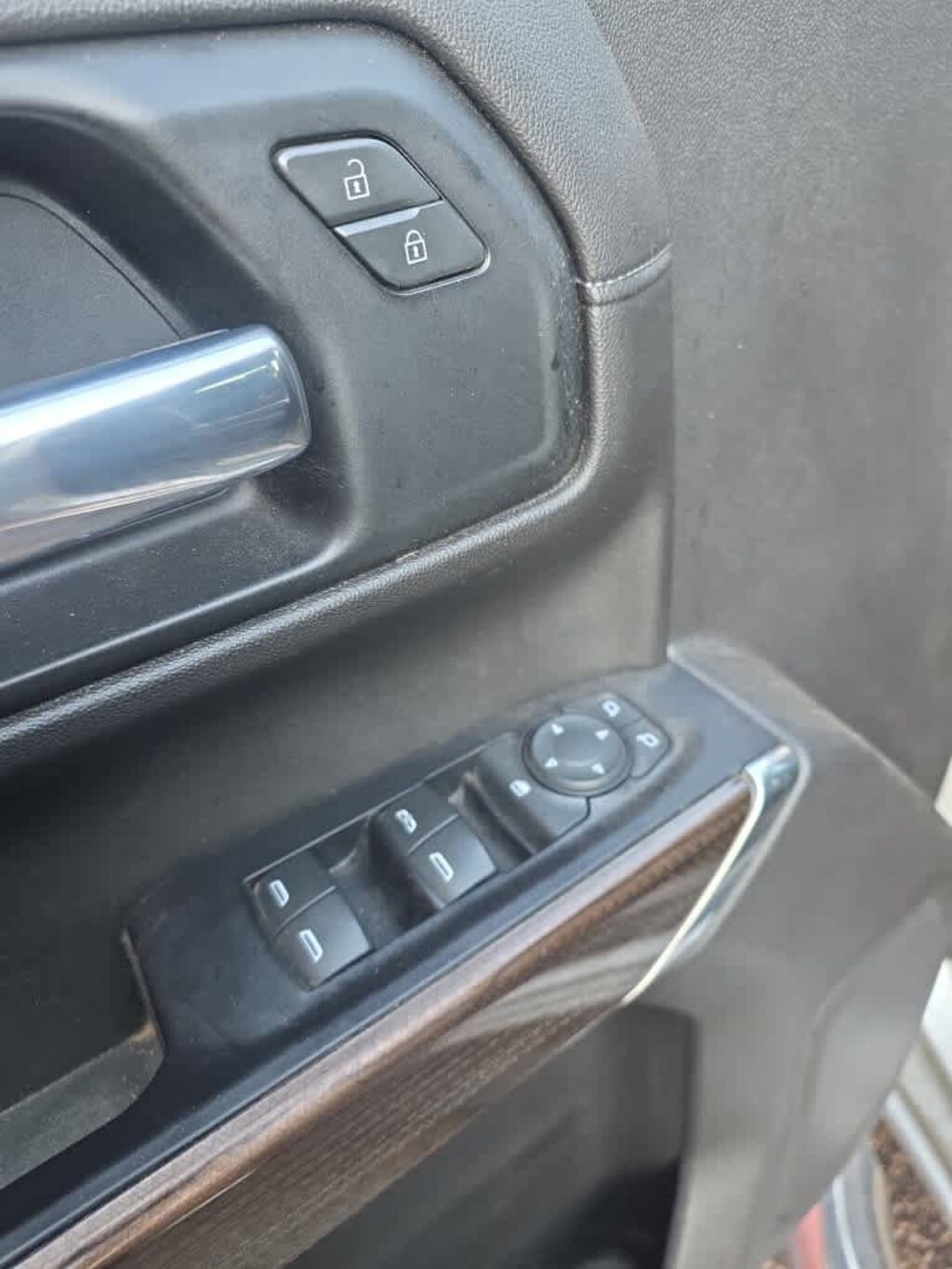 Used 2020 Chevrolet Silverado 1500 LT Truck Crew Cab