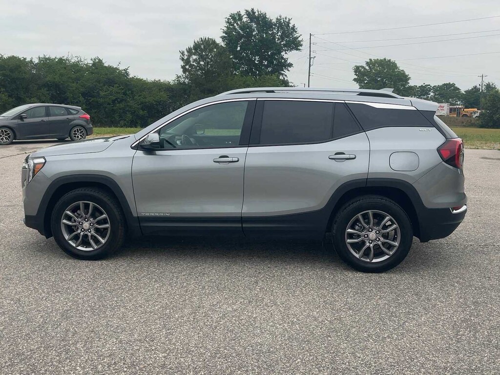Used 2024 GMC Terrain SLT SUV