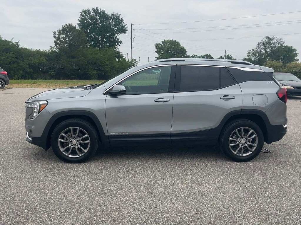 Used 2024 GMC Terrain SLT SUV