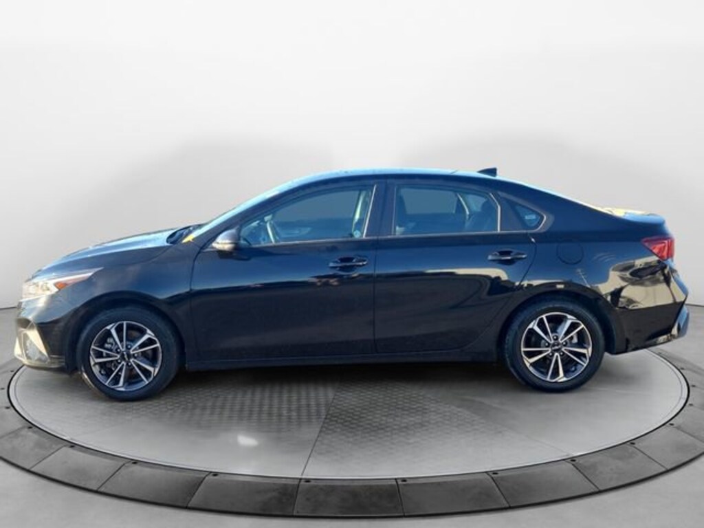 Used 2023 Kia Forte LXS Sedan