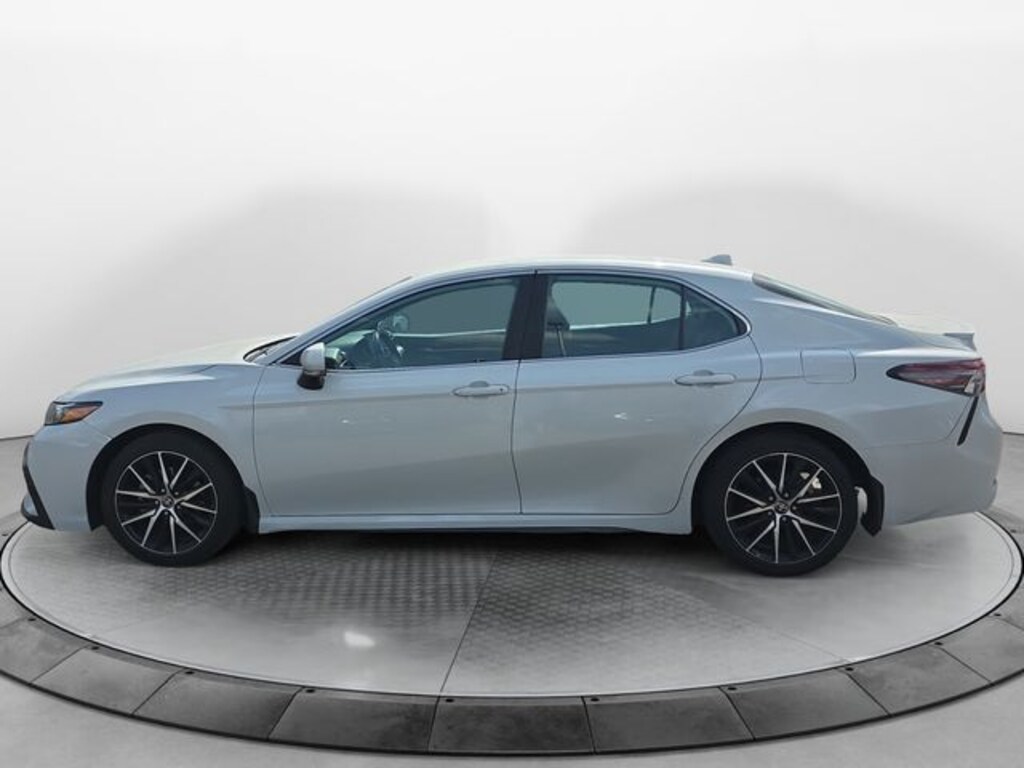 Used 2023 Toyota Camry SE Sedan