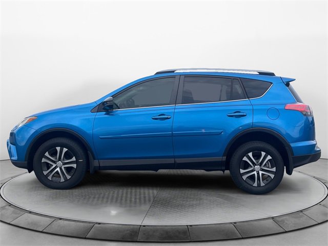 2018 Toyota RAV4 LE photo 2