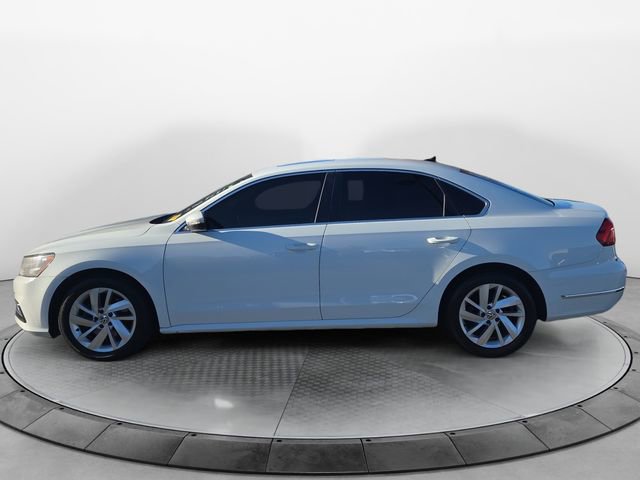 2018 Volkswagen Passat 2.0T SE photo 2