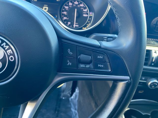 2017 Alfa Romeo Giulia Base - Photo 20