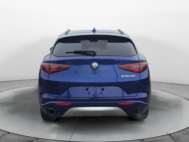 2020 Alfa Romeo Stelvio Sport photo 4