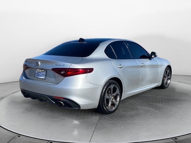 2017 Alfa Romeo Giulia Base - Photo 5