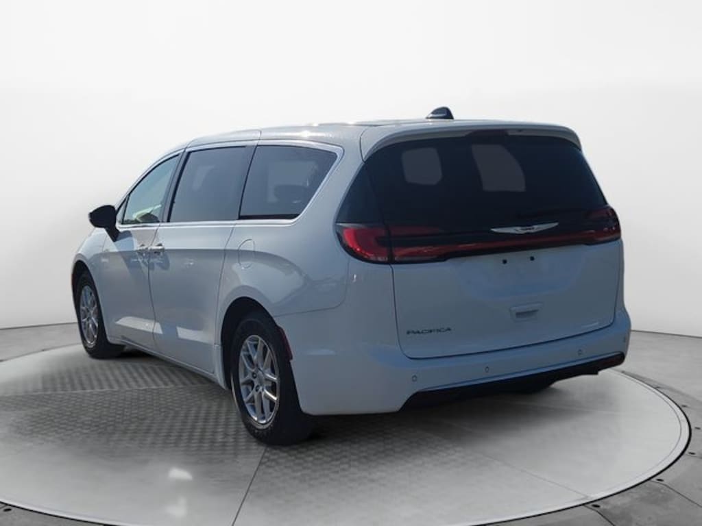 Used 2023 Chrysler Pacifica Touring L Van Passenger Van