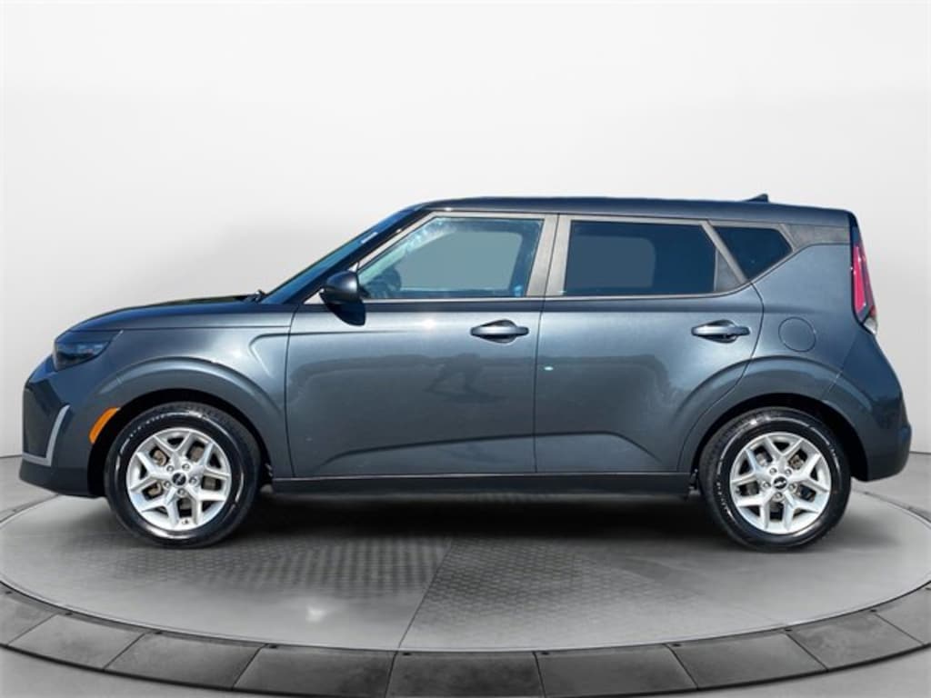 Used 2023 Kia Soul LX Hatchback