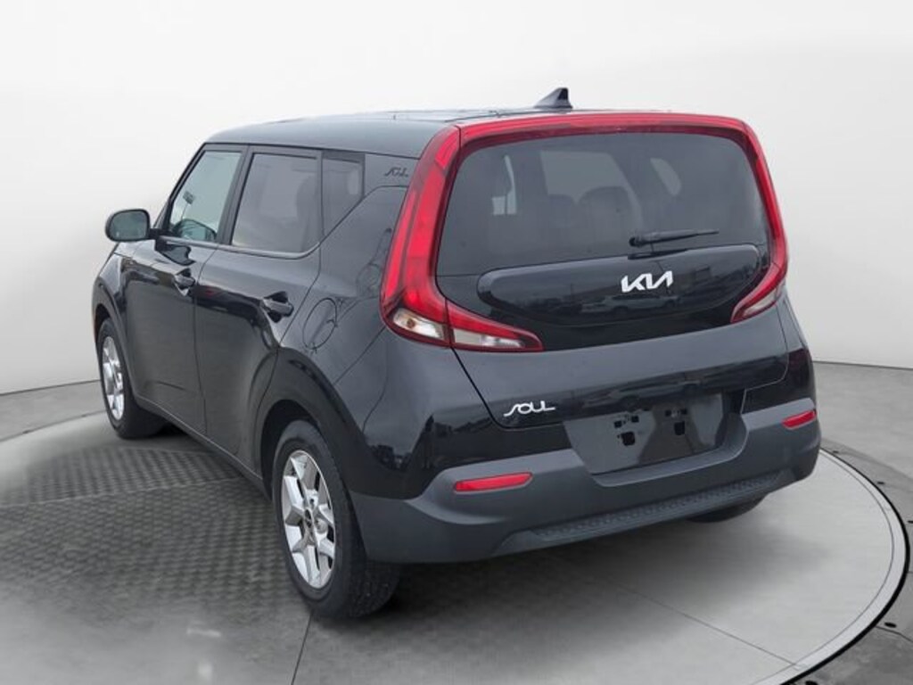 Used 2022 Kia Soul LX Hatchback