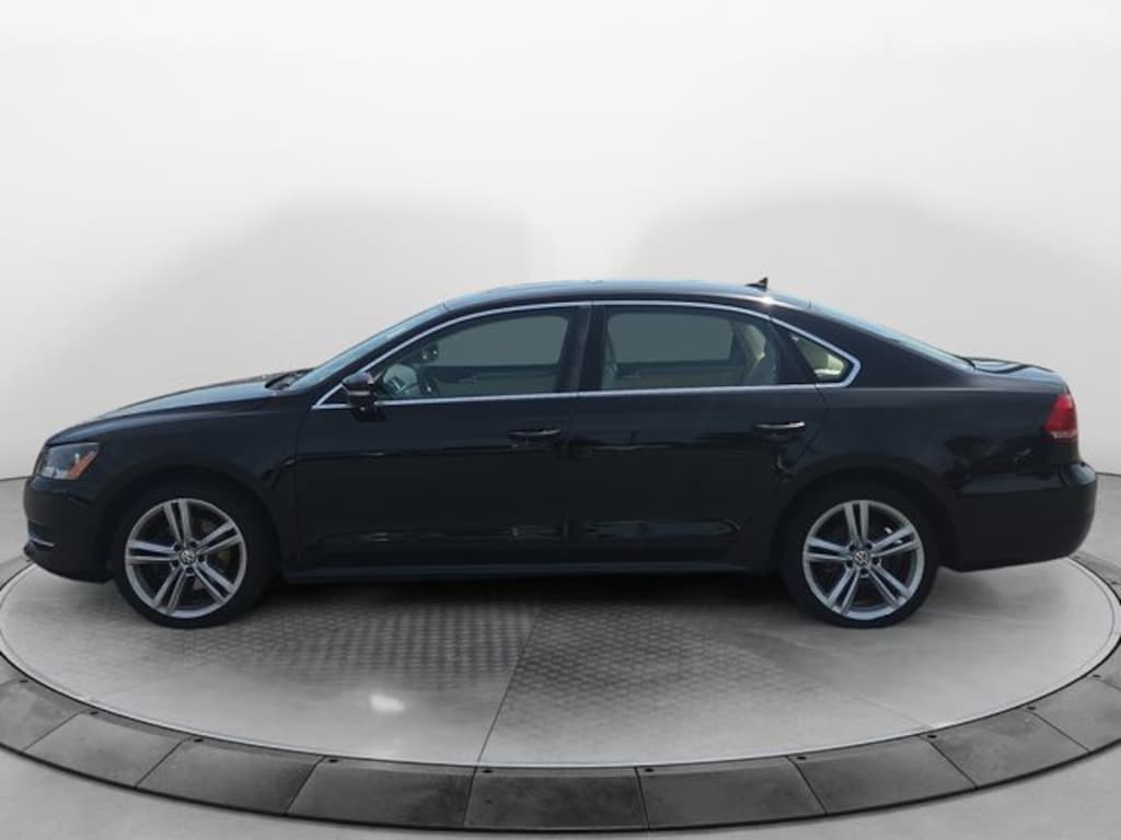 Used 2014 Volkswagen Passat 2.0L TDI SE w/Sunroof Sedan