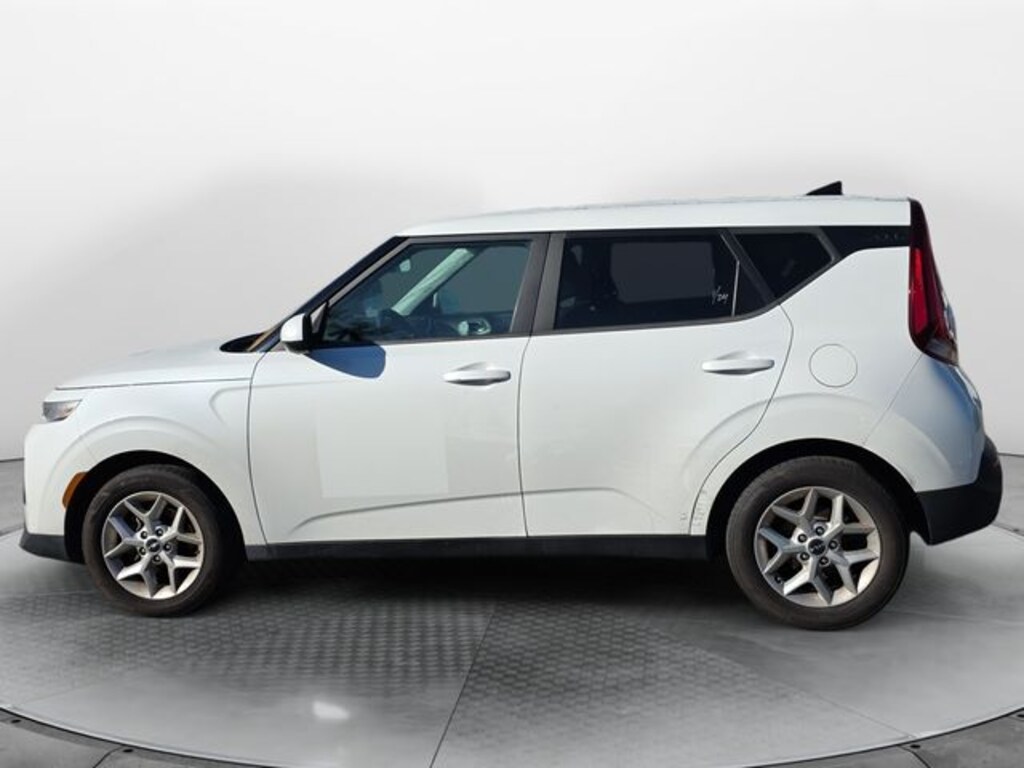 Used 2022 Kia Soul LX Hatchback
