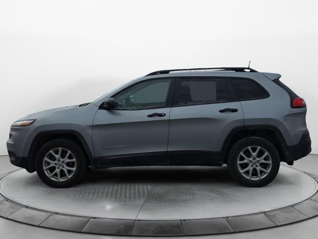 Used 2016 Jeep Cherokee Sport SUV