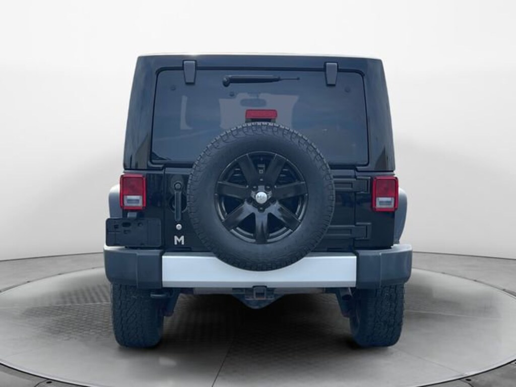 Used 2015 Jeep Wrangler Unlimited Sahara SUV