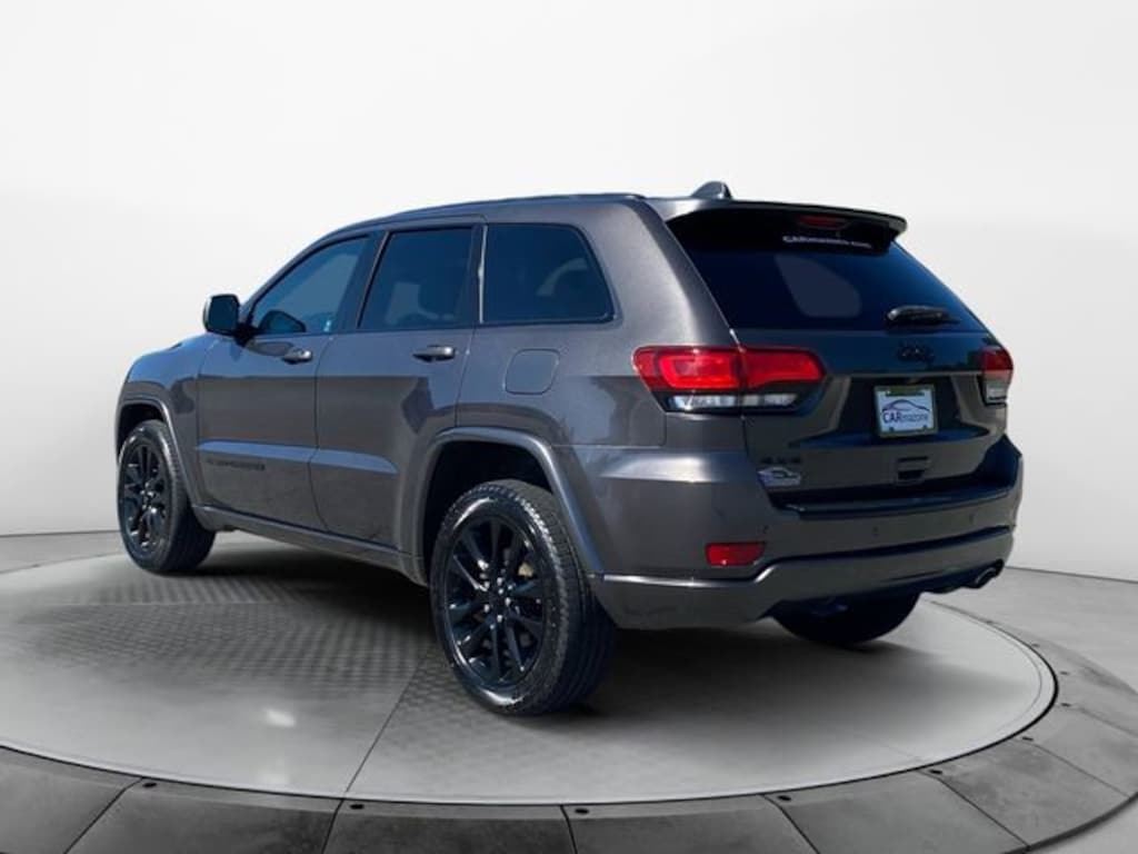 Used 2018 Jeep Grand Cherokee Altitude SUV