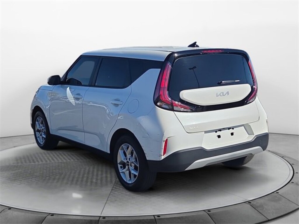 Used 2025 Kia Soul LX Hatchback